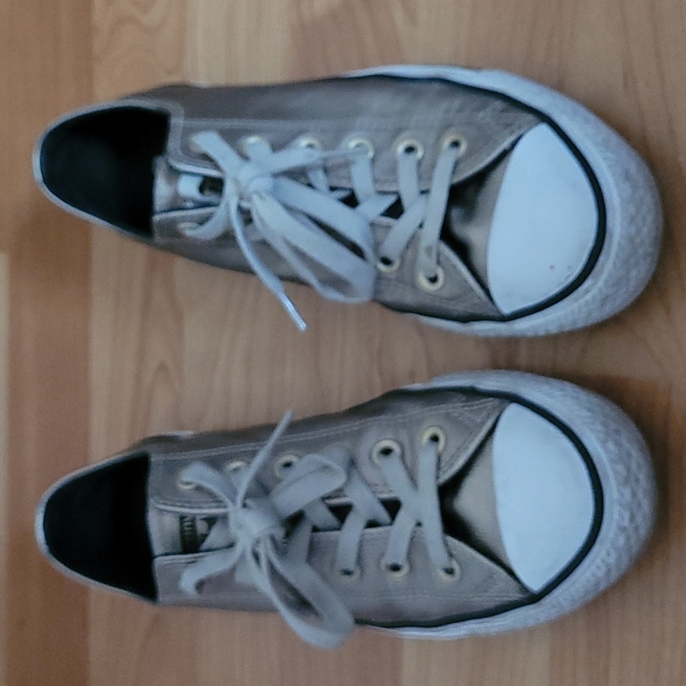 Gold Converse